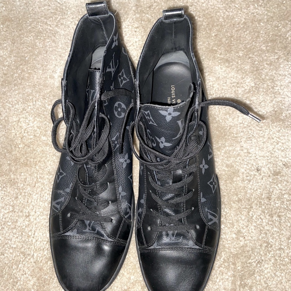 Louis Vuitton High Top Sneaker. Size 10
